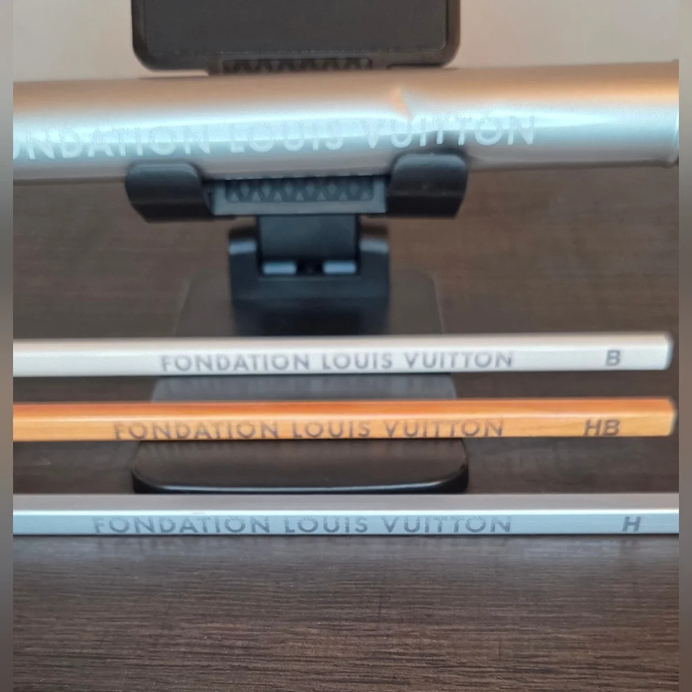 Fondation Louis Vuitton Pencil Set & Holder Limited Edition Museum Exclusive